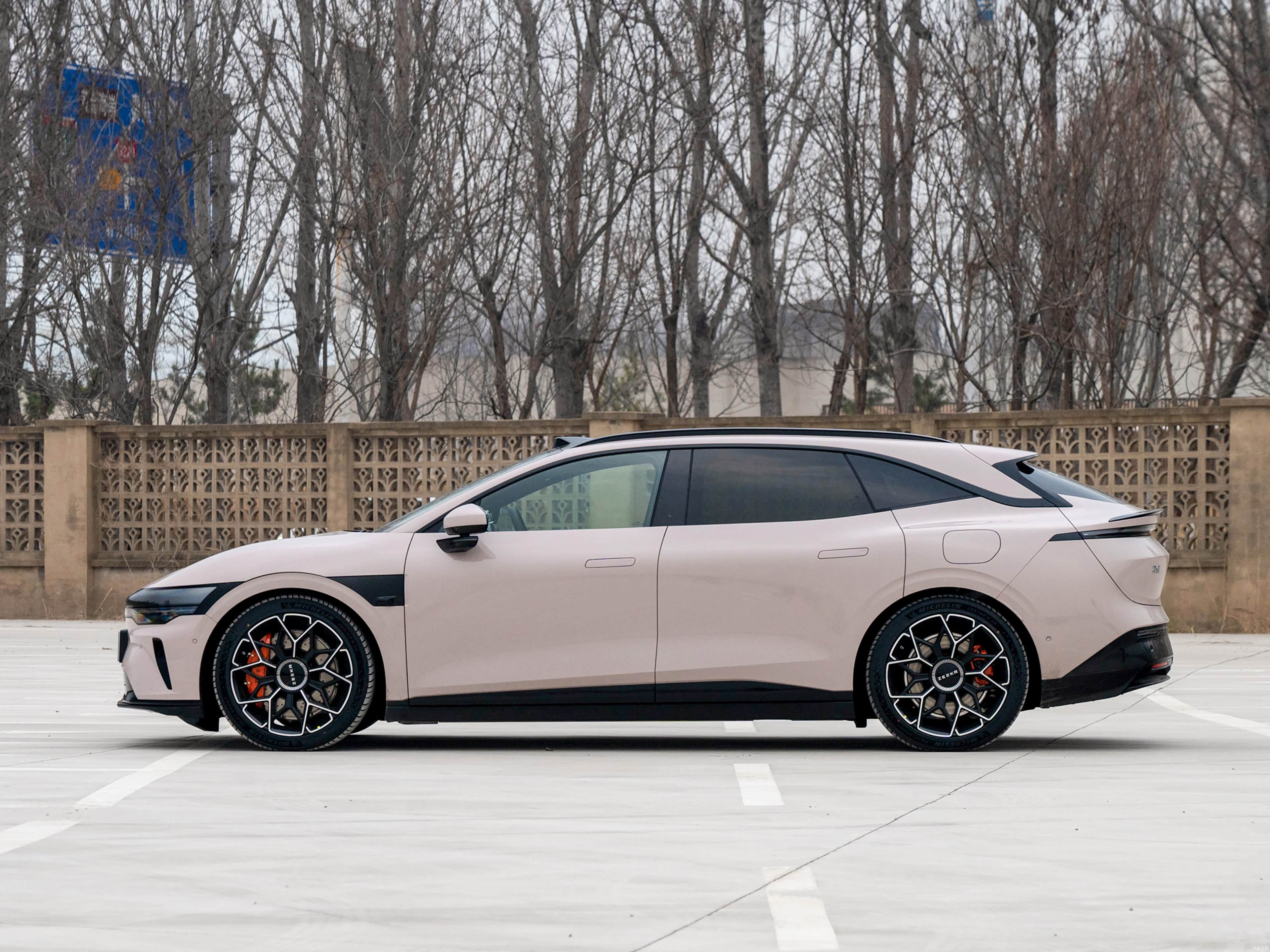  Zeekr 007 GT