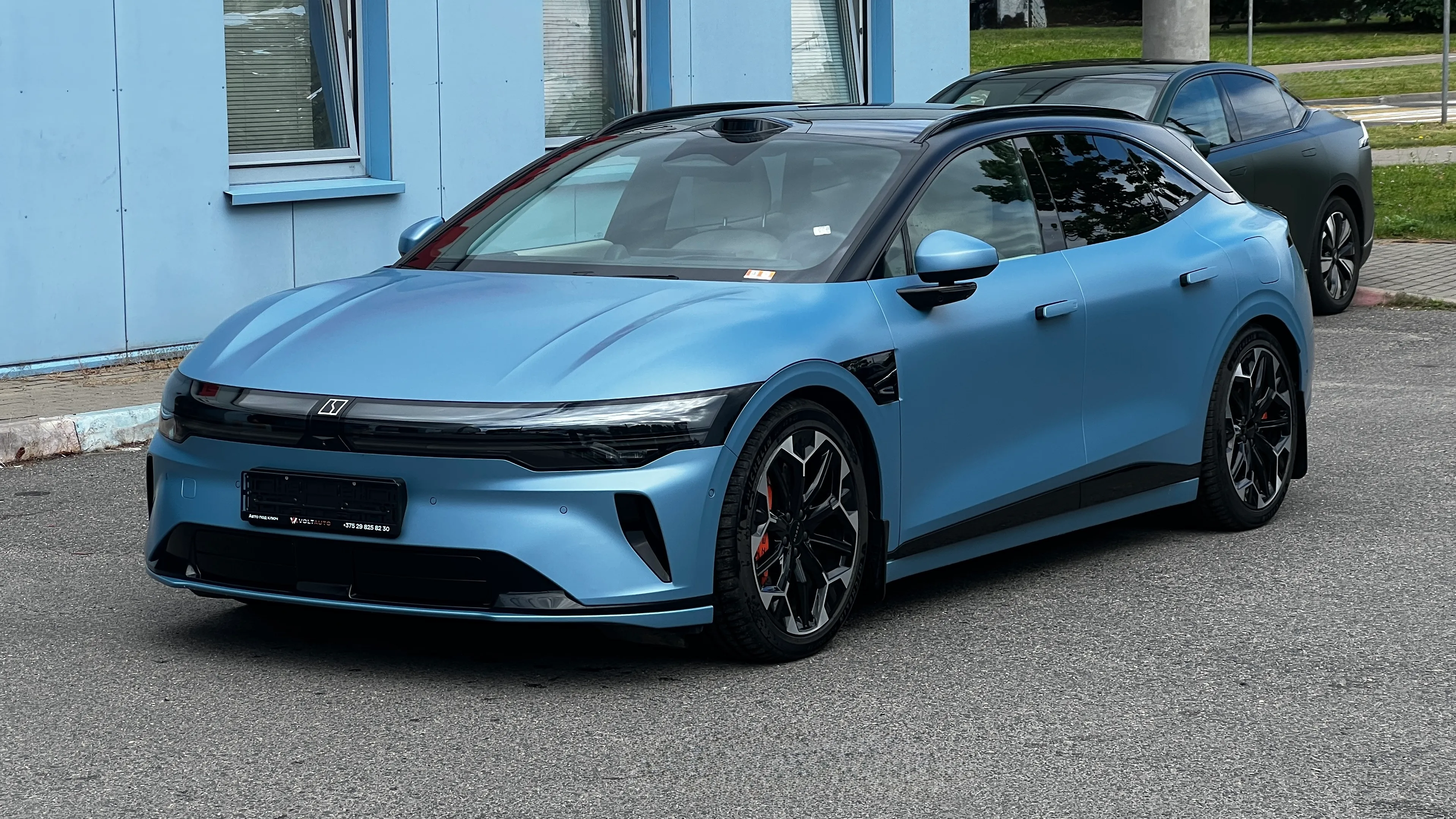 Zeekr 007 GT 4WD 75 kWh синий/светлый