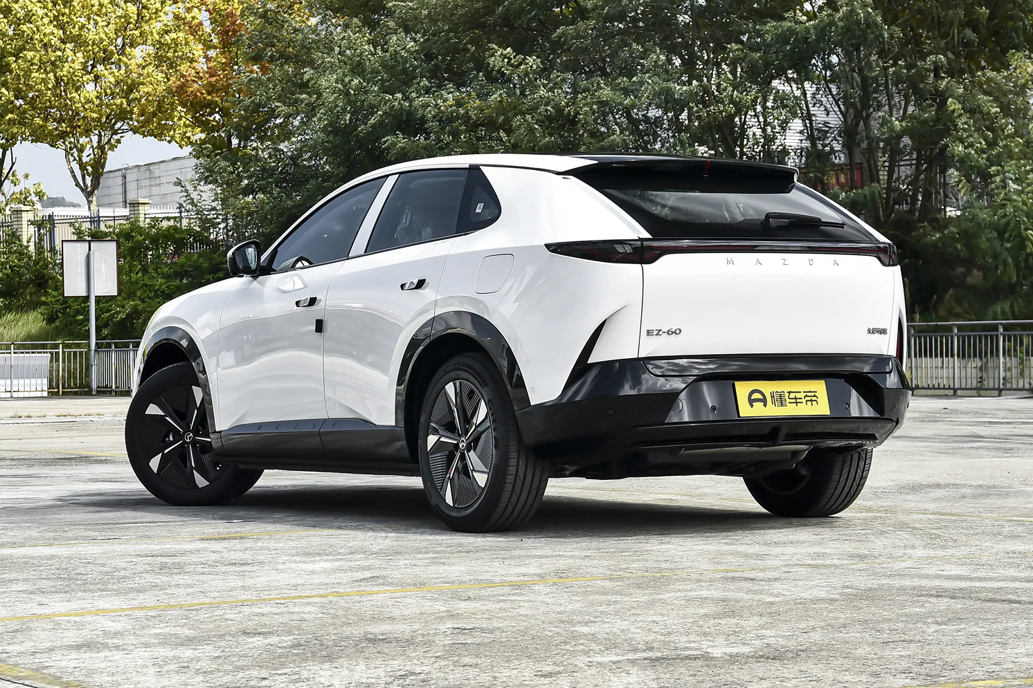  Mazda EZ-60 Hybrid