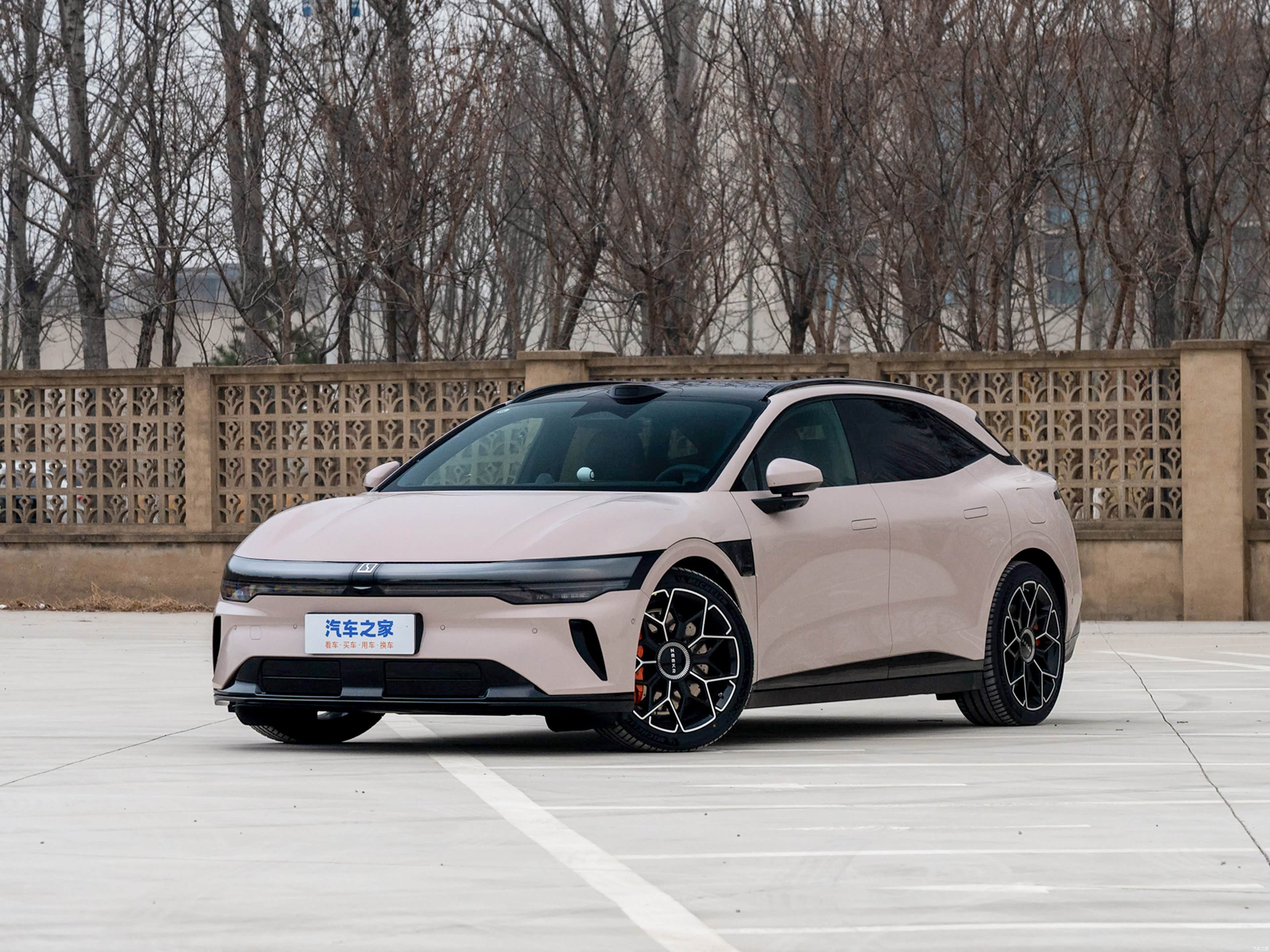  Zeekr 007 GT