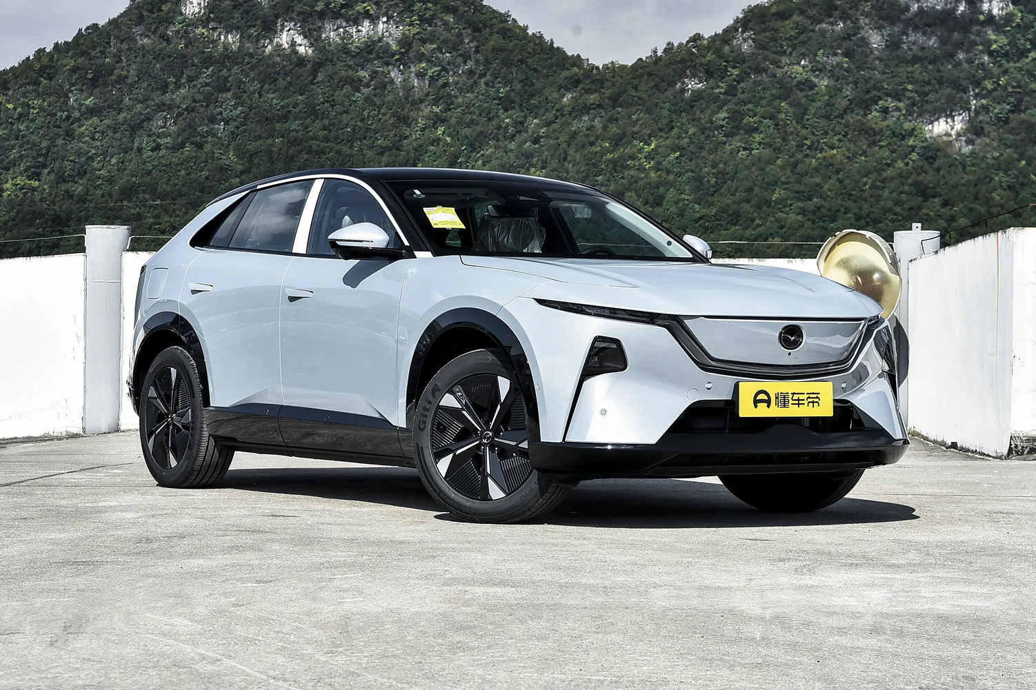  Mazda EZ-60 Hybrid