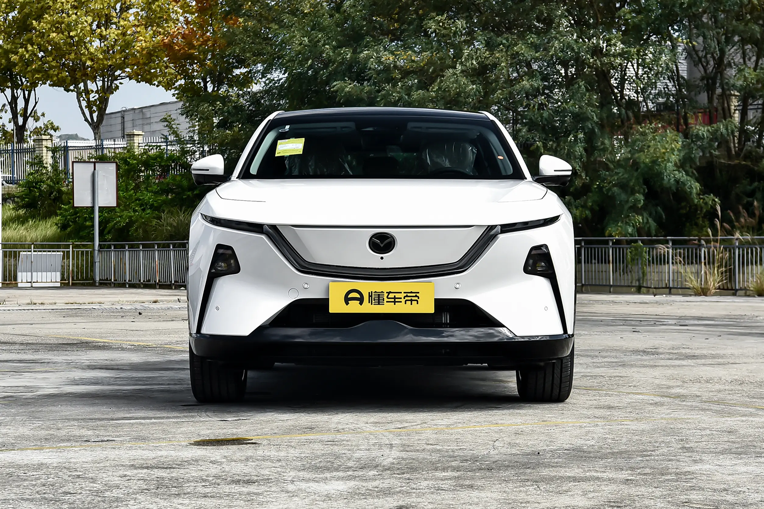  Mazda EZ-60 Hybrid