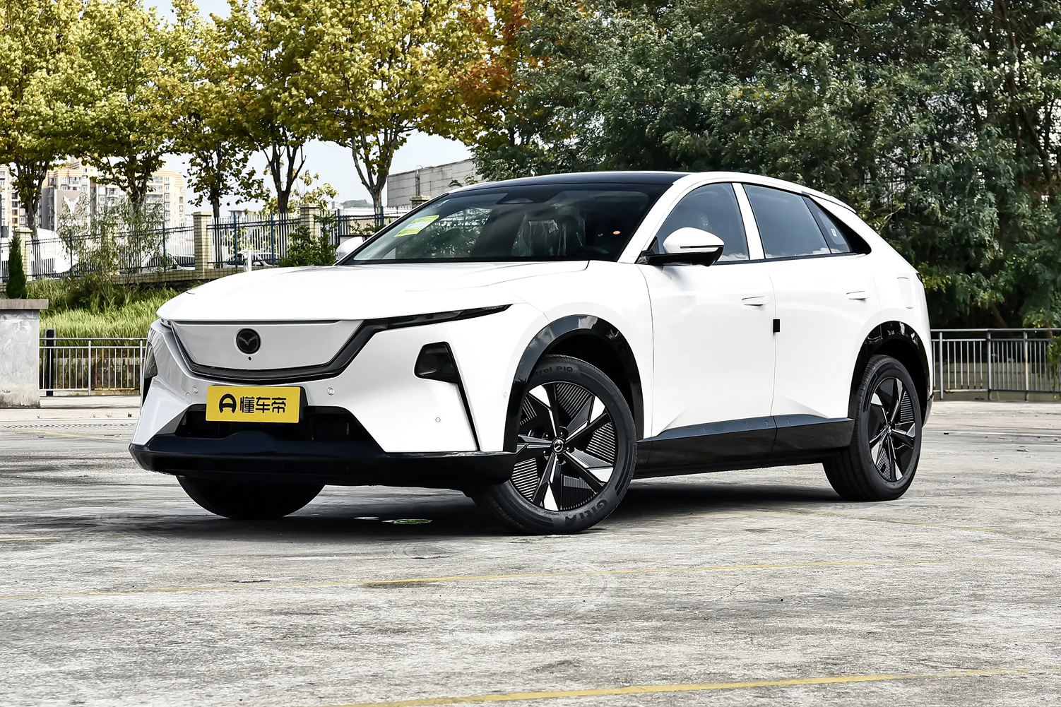  Mazda EZ-60 Hybrid