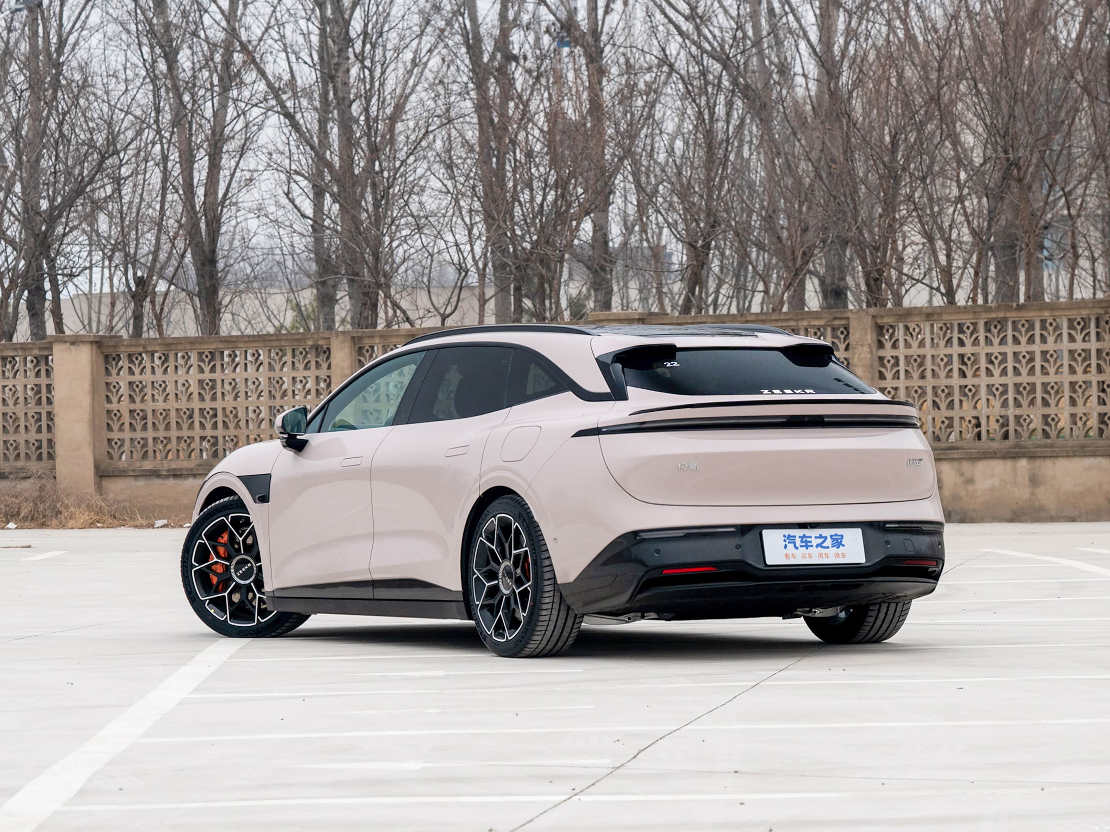  Zeekr 007 GT