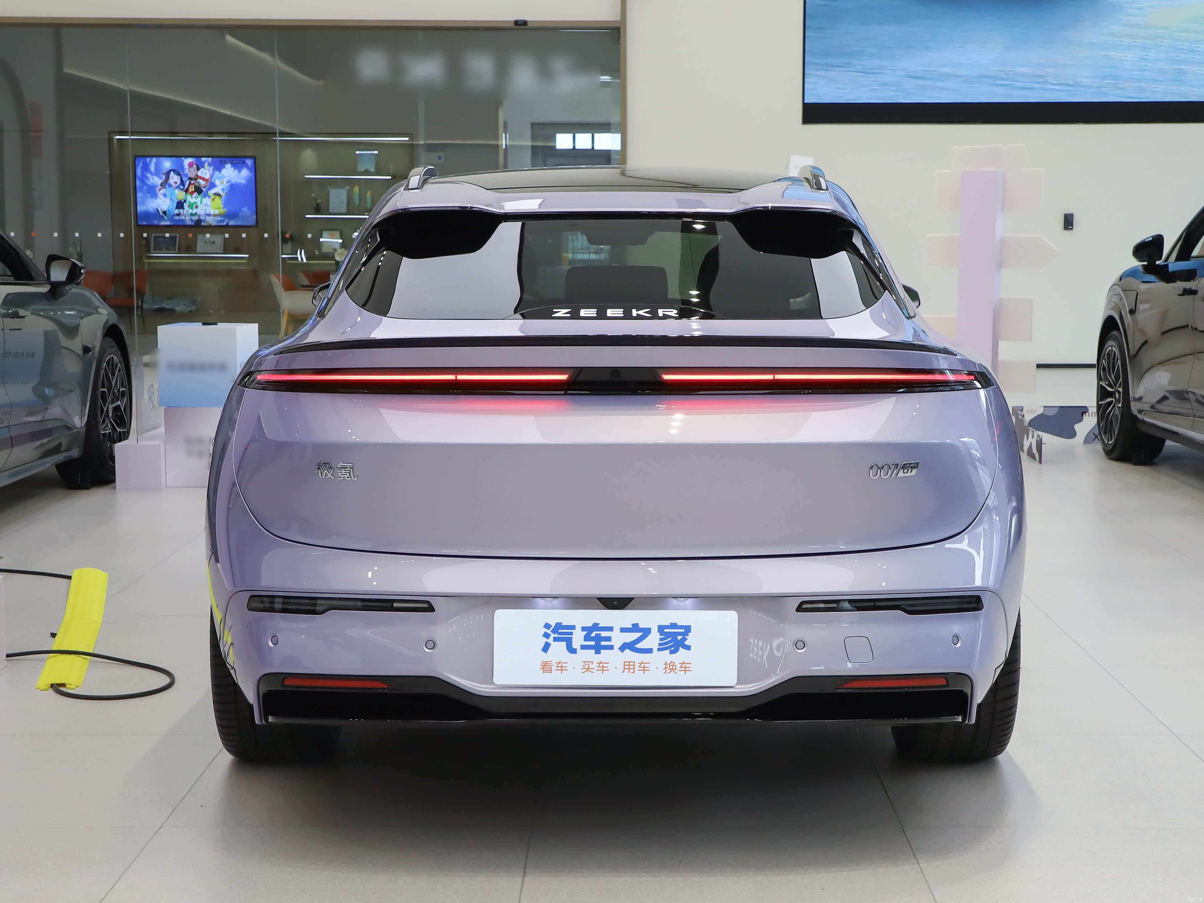  Zeekr 007 GT