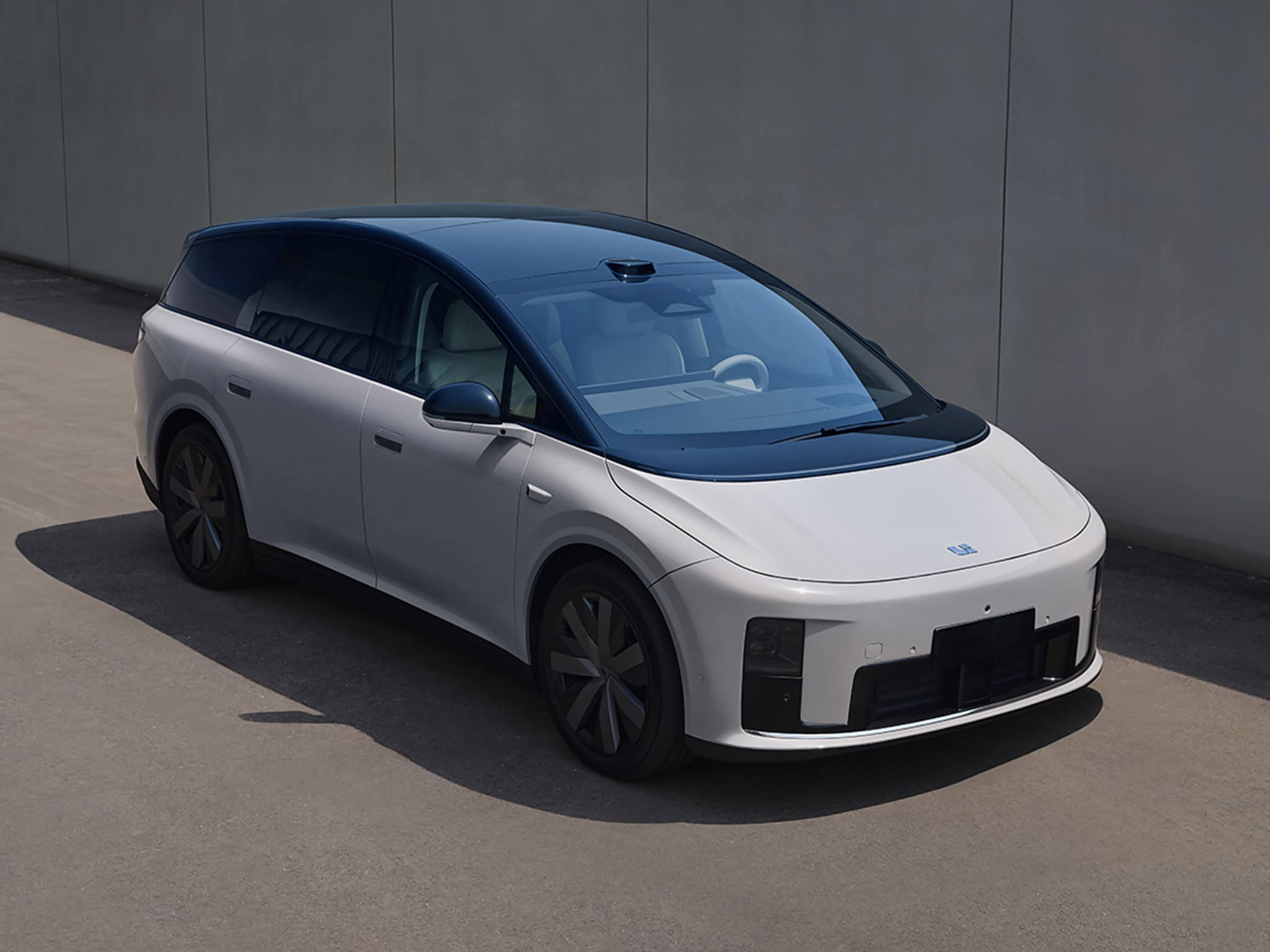 Lixiang Li i8